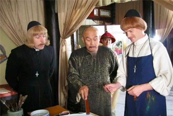 样貌@多亏了这个外国人,留下了乾隆的真实相貌,和电视上的不一样