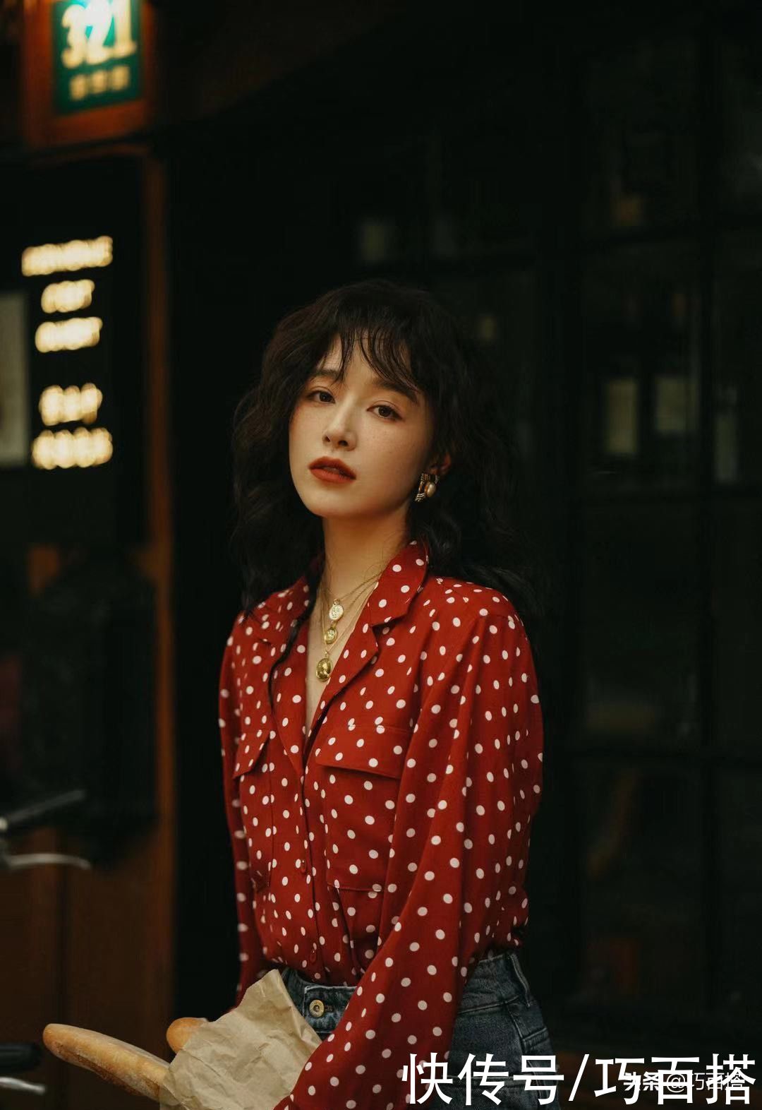 穿搭|穿搭时不时髦看细节！根据脸型选择衣领，魅力提升好多倍