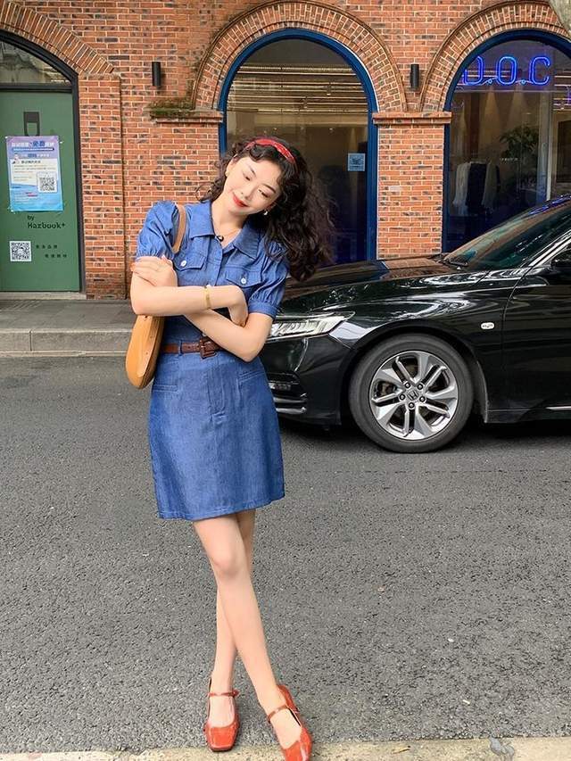 减龄|裙装穿搭指南,30+女性穿起来也不显老,穿出18岁的清纯魅力