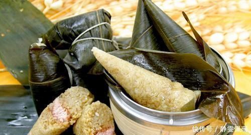 煮粽子可不能只加清水多加这2样东西,粽子更香甜软糯,特好吃