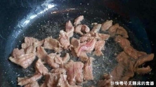 血管|洋葱和此物一起炒,每天炒一盘,血管不堵了,排出毒素,早食早好