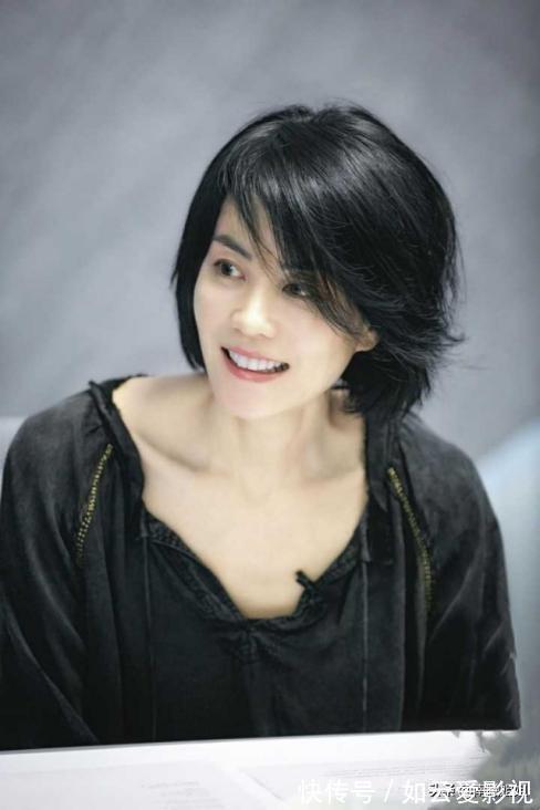 发型 50岁女人最好别留这“3种”发型,不仅大妈感十足,还显老没气质