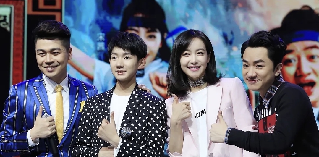 王牌家族开播貌似“整容”关晓彤美得冒泡,沈腾不再是当年校草