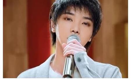 毛不易：被華晨宇嘲諷，憑實(shí)力讓資本低頭，揚(yáng)眉吐氣