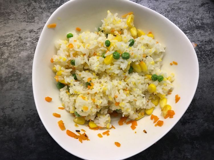 剩米饭大改造，做成美味的饭团，10分钟就上桌，味道很不错