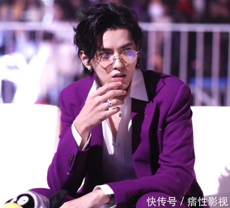 小花 星光大赏已确定嘉宾:85后小花同台比美,吴亦凡王一博没开玩笑?