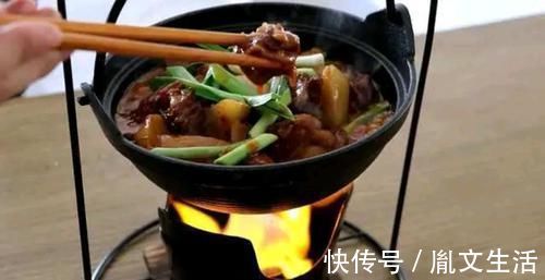 宵夜|晚上总睡不着怎么办?睡前少做3事,1种果仁泡水喝,帮助缓解失眠