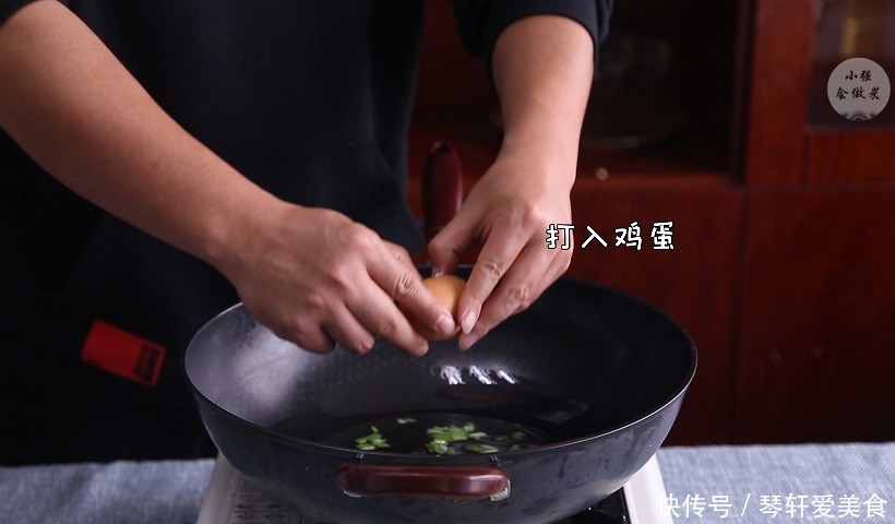 面条|上班族快来学学,这样做酱油炒面又快又好吃,以后不用点外卖了