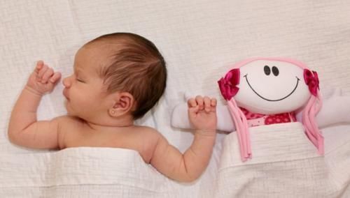 哄娃|七个月宝宝被哄成“脑瘫”,这些常见的哄娃方式,家长不要再做了