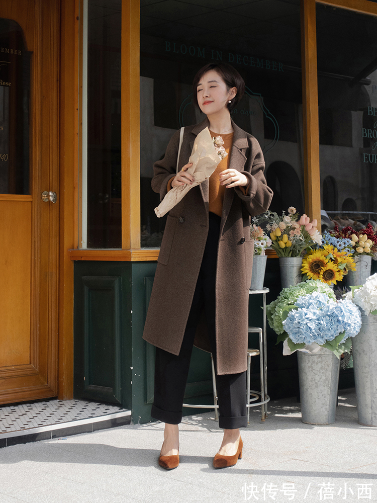 羽绒服 今年流行“翻领大衣”,比西装保暖比羽绒服显瘦,出街赚足回头率