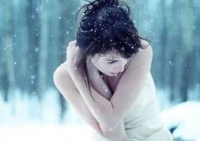 黄褐斑|早推腹、午敲带脉、晚泡脚,搞定浮肿眼袋黄褐斑,根除妇科病!