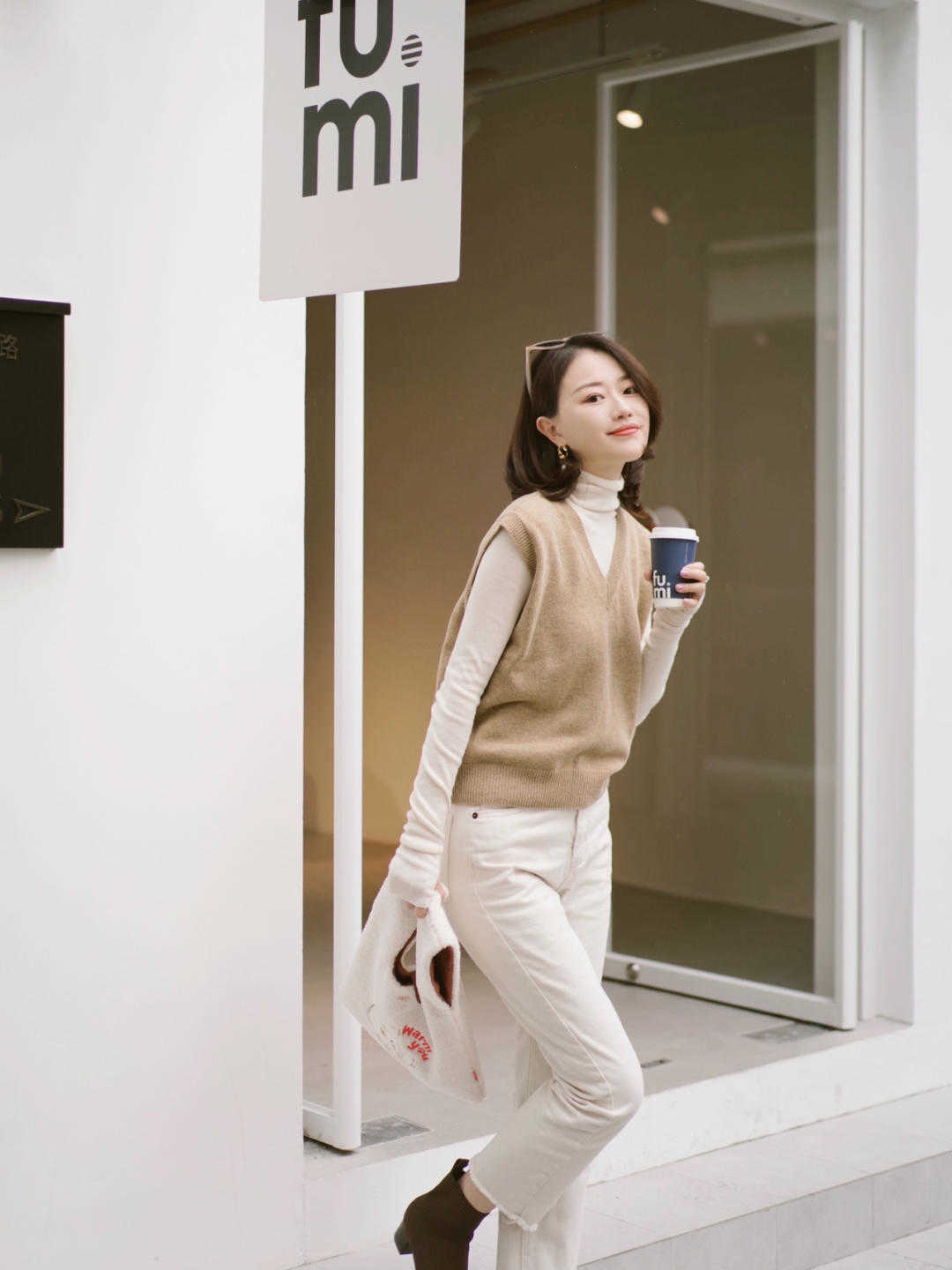 裤子|真正优雅的女生，秋天这样穿搭，针织衫原来还能这样搭配，很高级