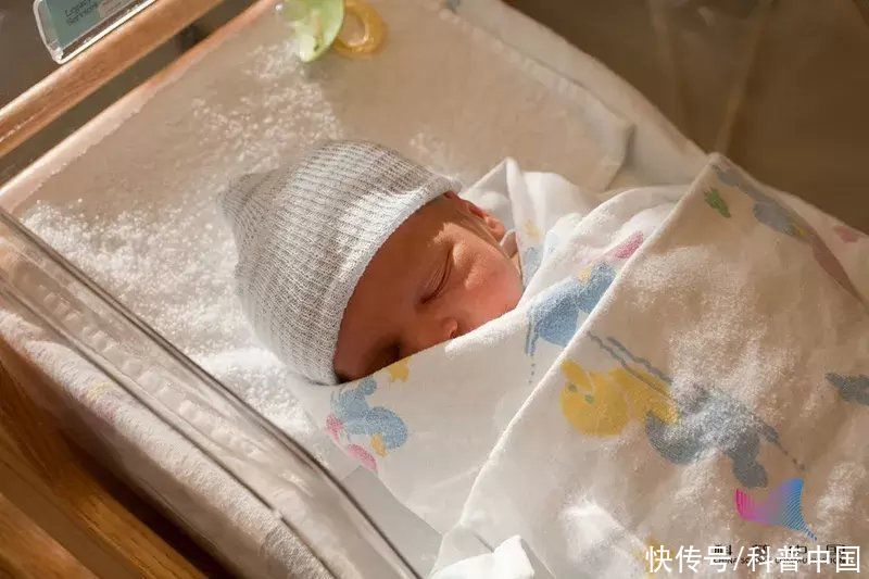 出身|发烧，捂一捂出身汗就好了？超过40℃，真会烧坏脑子？解答来了