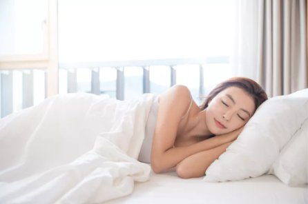 失眠|人均睡眠時間縮減1.5小時，睡得多就是好？改善失眠先做好這3件事