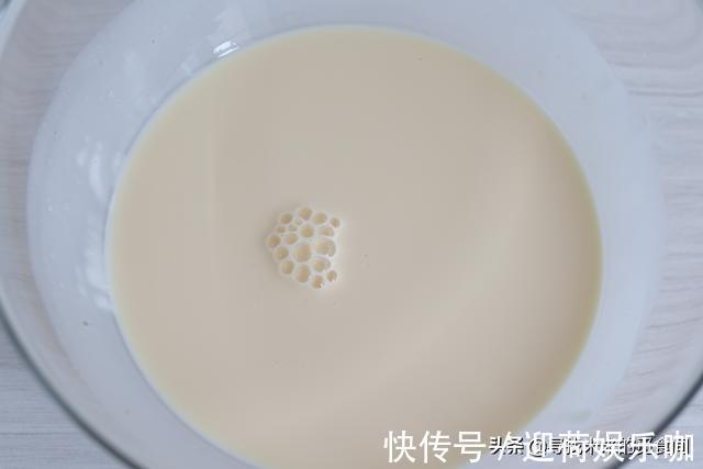 闺蜜花|闺蜜花10元买一个网红蛋挞,太贵了,我用15元烤出一盘,很实惠