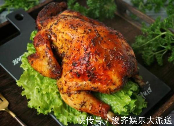 烤鸡不用去大商场买,在家自己做,香酥美味,全家人都爱吃