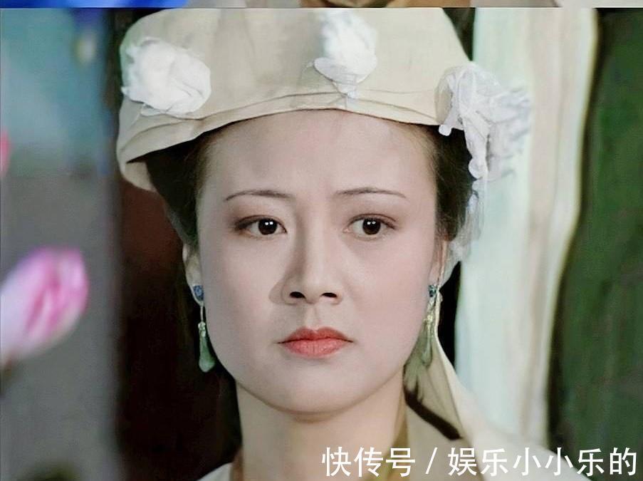 贾母|王熙凤无利不起早,为何要包揽秦可卿的丧事,她足足赚了三万两