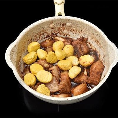 板栗炖五花肉