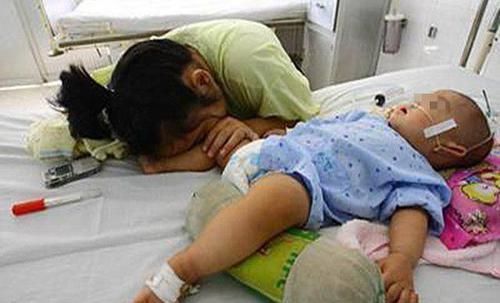 生病|孩子生病老人这样给娃“洗澡”,医生怒斥差点丧失“生育”能力