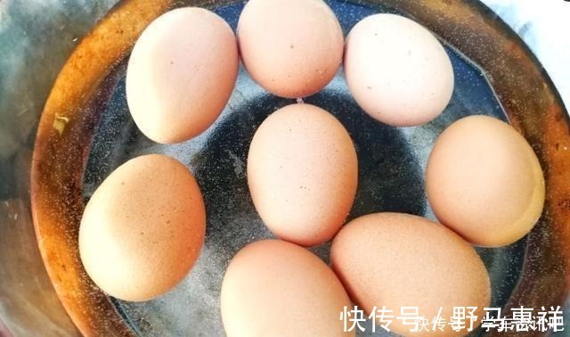 热鸡蛋|煮鸡蛋时,有人加盐,有人放醋,早餐店老板教你6招,鲜嫩易剥壳
