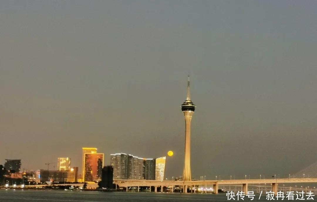 预警 多图预警!“超级红月亮”现身珠海!