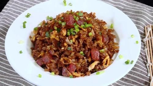 米饭|你知道吗?会“跳”的酱油炒饭才好吃!
