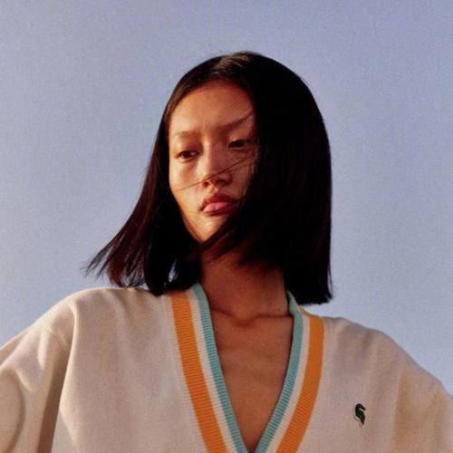 特点|生活中有以下3个特点的人,很不适合披头发,五官精致也会显老气