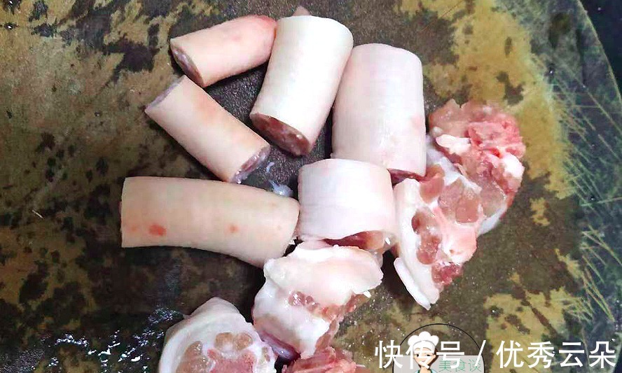 此菜遇到别手软，30块钱一根，家里的顶梁柱要多吃，炖一锅真香呀！