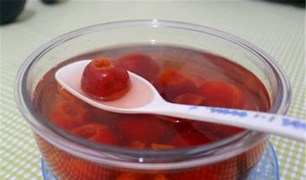 便秘|山楂加它泡水喝，隔天拉出“宿便”，便秘通了气色好，比跳绳管用