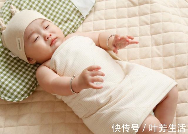 发育|孩子在3个月前,这3种“睡姿”尽量要避开,可能会损伤孩子发育