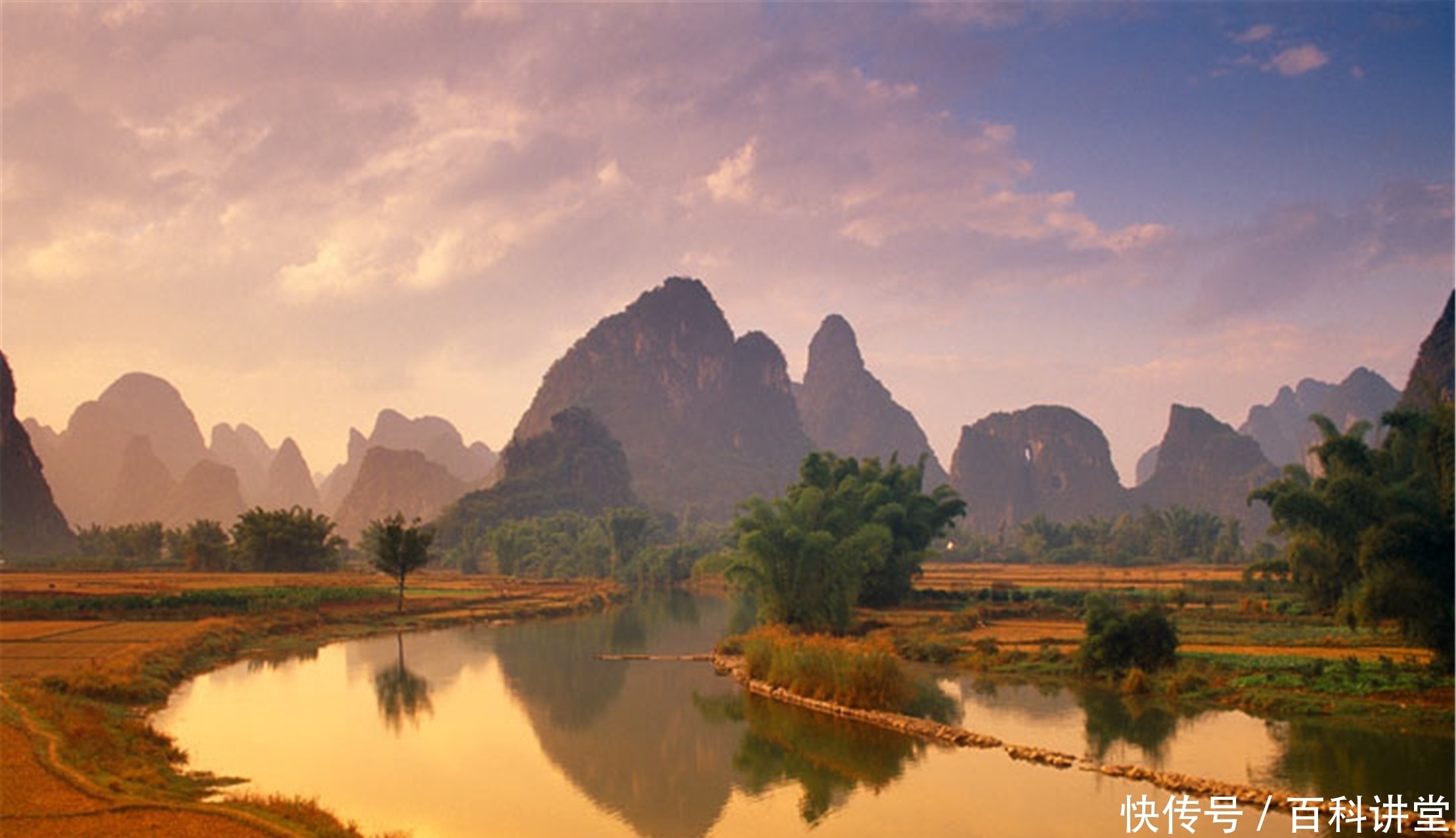 去旅游，那还得去广西，美景如花，景色堪比九寨沟