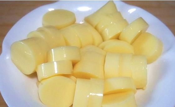 呵护|女性年过40岁，大姨妈期间，常吃3类食物，补充雌激素，呵护卵巢