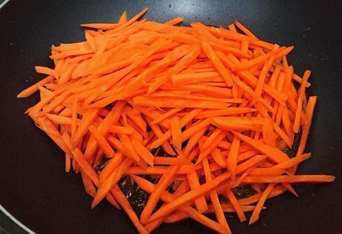 红枣|吃胡萝卜、红枣、菠菜能补血辟谣效果都不好，告诉你补血吃啥