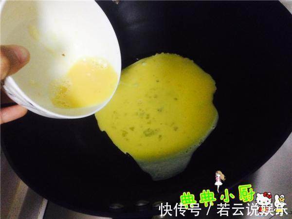 菠菜这么做孩子一上桌就抢光,营养均衡,又鲜又香