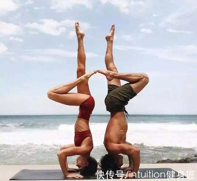 燃脂|24岁瑜伽美女博主,拥有200万粉丝,仅一张自拍照都价值上万