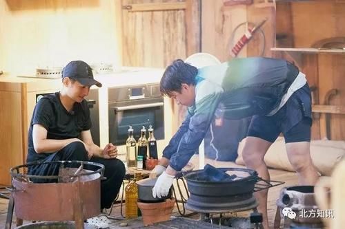 《向往5》即将见面，官宣海报C位惹争议，黄磊的困境还是如此