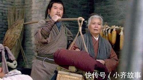 高俅&水浒中的隐藏高手,梁山五虎将都不是他对手,却在出场就打了酱油