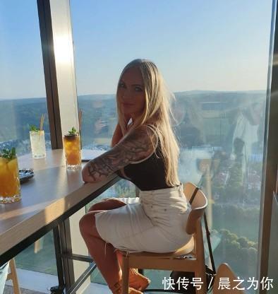 冠军|她是波兰最耀眼的比基尼冠军之一,保持身材的秘密分享给大家