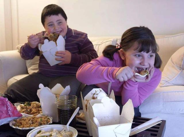 x染色体|这3个情况最容易“隔代遗传”,尤其会传给男孩子,家长要注意