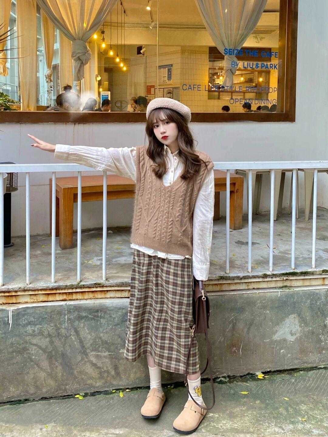 马甲|冬天内搭必备款,除了毛衣,原来这三种款式更迷人,百搭又保暖