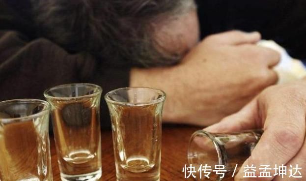 鸡汤|血压较高的人,不仅要少吃肉,3样食物也尽量少吃,缓解高血压