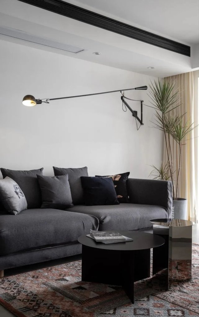 主卧|140㎡简约风格装修,用简单、干净的空间包裹温暖相伴人生