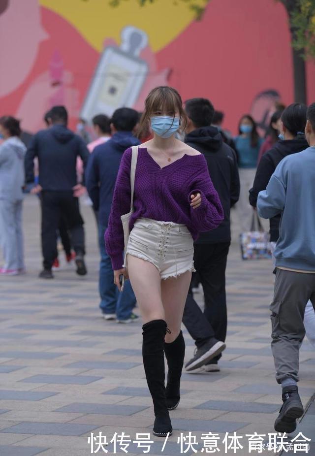 魅力|紫色上衣加时尚短裤,清新魅力,楚楚动人