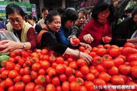 打了“催红素”的西红柿,这2个地方“不一样”,不要买错了!