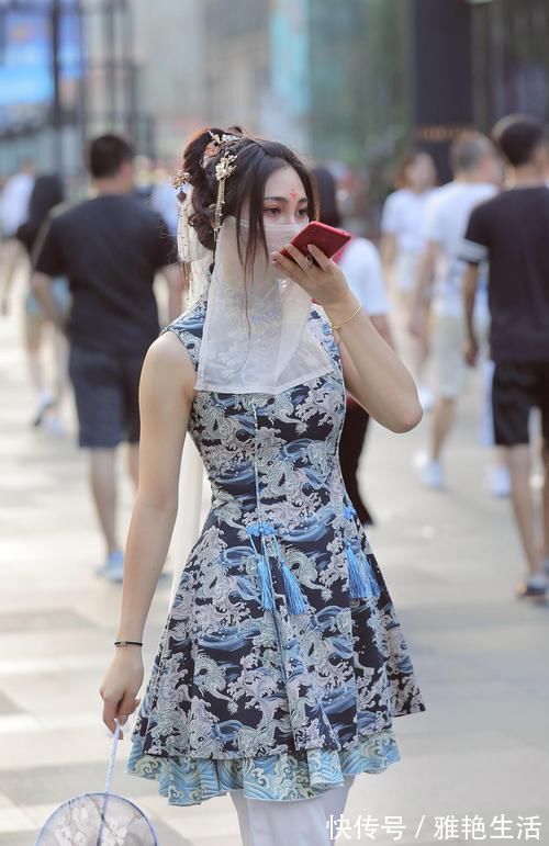 特别的女人|穿搭特别的女人，人群里一眼就可以看见