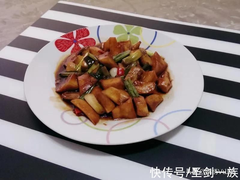 天冷了，这12道热腾腾的家常菜端上桌，下班再也不愁吃啥了