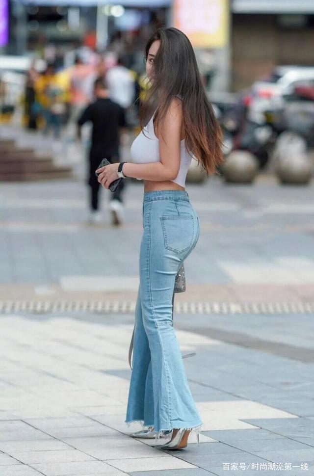 可别小看了“喇叭裤”,“大胯肩宽”就要这么穿,才更有女人味!