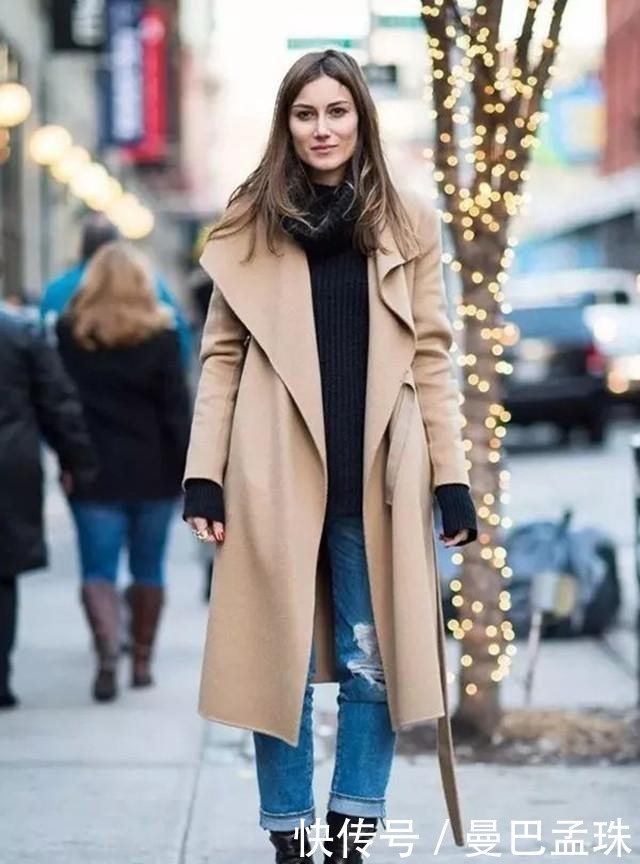 女人|50+的女人冬天怎么穿才时尚?大衣+高领衫,谁见都夸洋气