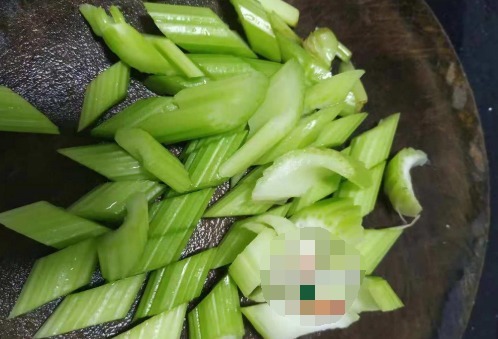 冷天|冷天这菜我家常吃,鲜香爽脆,做法简单营养足