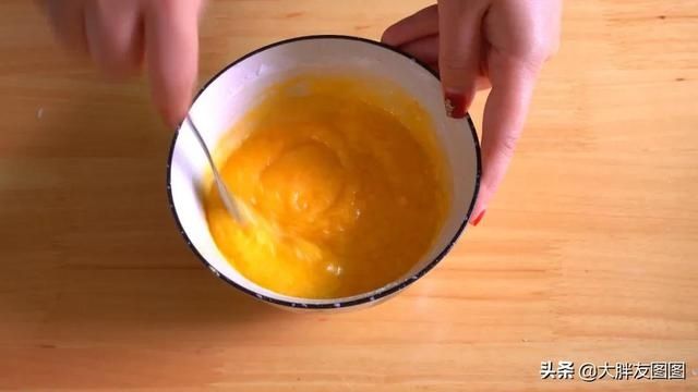 揭秘!奶黄包的家常做法,爆浆流心,软到捏不住
